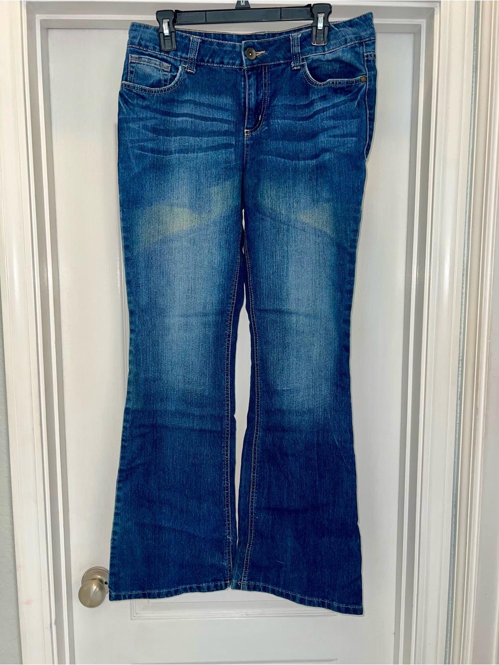 L.e.i. Sophia Hipster Flare Jeans